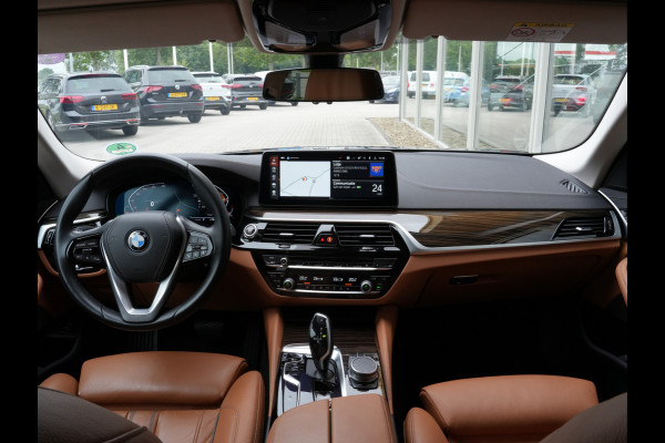 BMW 5 Serie Touring 520i Business Edition Plus | Laserlicht | DAB | Comfortstoelen | Camera