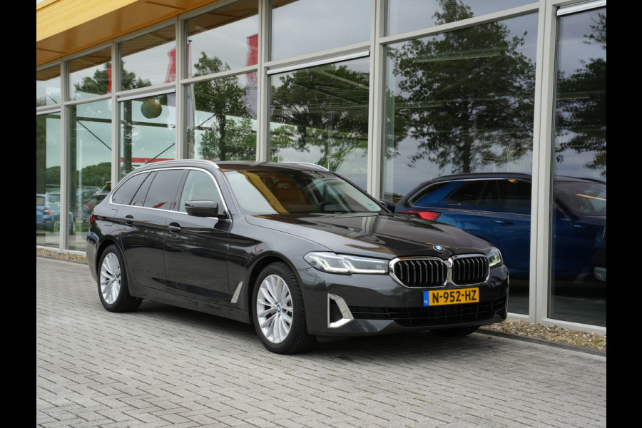 BMW 5 Serie Touring 520i Business Edition Plus | Laserlicht | DAB | Comfortstoelen | Camera