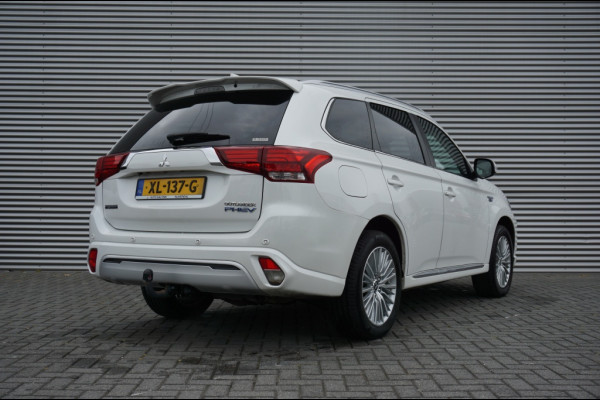 Mitsubishi Outlander PHEV Intense+ AUTOMAAT SCHUIFDAK | ELEK.KLEP | CARPLAY | HAAK!