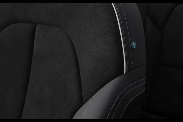 Volvo EX40 252PK Auotmaat Single Motor Extended Range Plus Panoramadak / Apple Carplay / Android Auto / Harman kardon audio / Adaptive cruise control / Pilot assist / Lichtmetalen velgen /