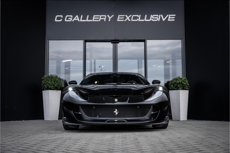Ferrari 812 6.5 V12 Superfast HELE - 7 Years Genuine Maintenance | Manufacturer's warranty | Passenger Display | Lift l Black on Black