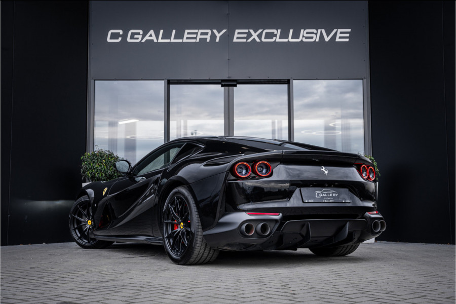 Ferrari 812 6.5 V12 Superfast HELE - 7 Years Genuine Maintenance | Manufacturer's warranty | Passenger Display | Lift l Black on Black