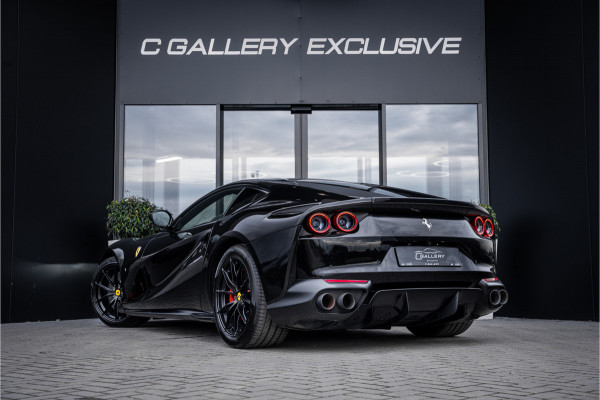 Ferrari 812 6.5 V12 Superfast HELE - 7 Years Genuine Maintenance | Manufacturer's warranty | Passenger Display | Lift l Black on Black
