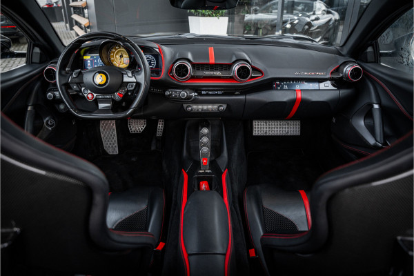 Ferrari 812 6.5 V12 Superfast HELE - 7 Years Genuine Maintenance | Manufacturer's warranty | Passenger Display | Lift l Black on Black