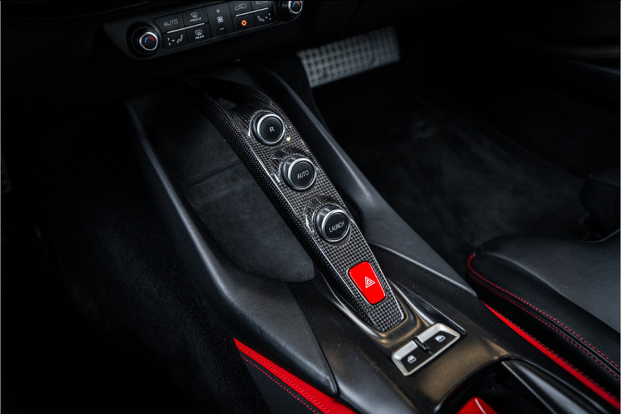 Ferrari 812 6.5 V12 Superfast HELE - 7 Years Genuine Maintenance | Manufacturer's warranty | Passenger Display | Lift l Black on Black