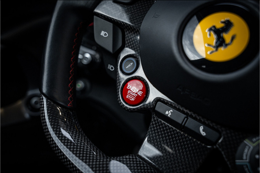 Ferrari 812 6.5 V12 Superfast HELE - 7 Years Genuine Maintenance | Manufacturer's warranty | Passenger Display | Lift l Black on Black
