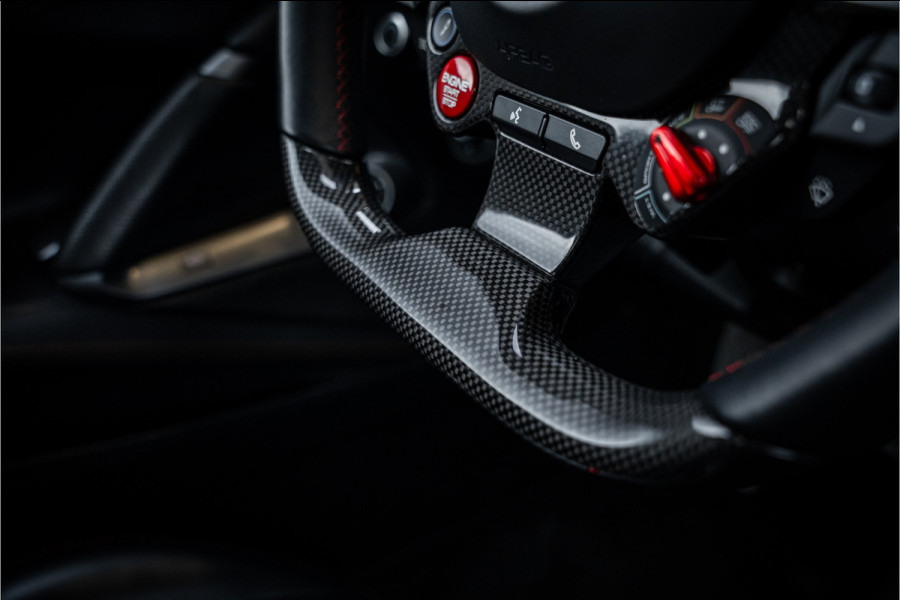 Ferrari 812 6.5 V12 Superfast HELE - 7 Years Genuine Maintenance | Manufacturer's warranty | Passenger Display | Lift l Black on Black