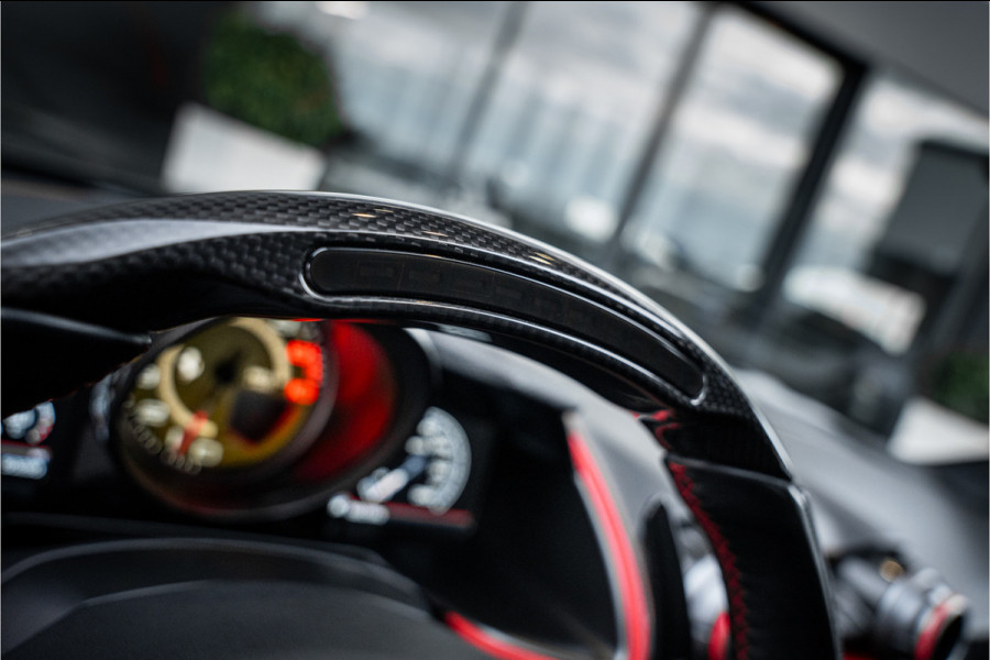 Ferrari 812 6.5 V12 Superfast HELE - 7 Years Genuine Maintenance | Manufacturer's warranty | Passenger Display | Lift l Black on Black