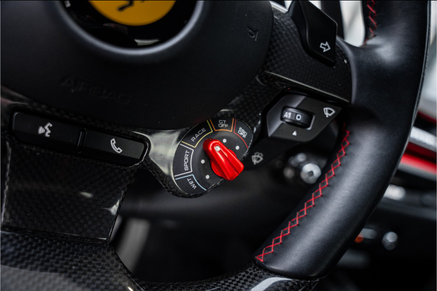 Ferrari 812 6.5 V12 Superfast HELE - 7 Years Genuine Maintenance | Manufacturer's warranty | Passenger Display | Lift l Black on Black
