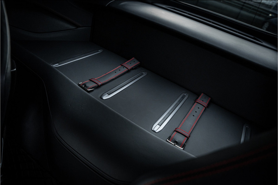 Ferrari 812 6.5 V12 Superfast HELE - 7 Years Genuine Maintenance | Manufacturer's warranty | Passenger Display | Lift l Black on Black