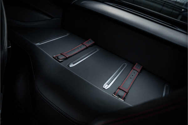Ferrari 812 6.5 V12 Superfast HELE - 7 Years Genuine Maintenance | Manufacturer's warranty | Passenger Display | Lift l Black on Black