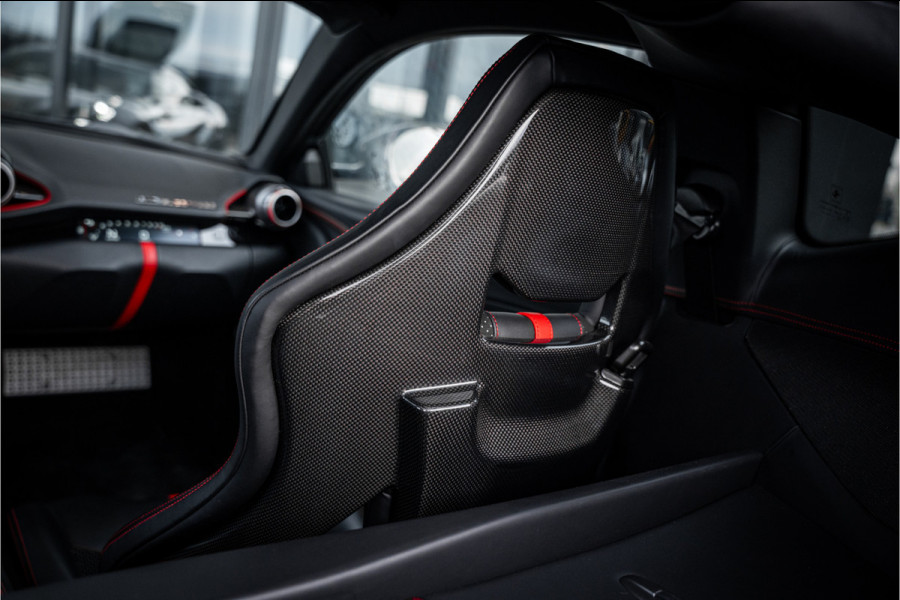 Ferrari 812 6.5 V12 Superfast HELE - 7 Years Genuine Maintenance | Manufacturer's warranty | Passenger Display | Lift l Black on Black