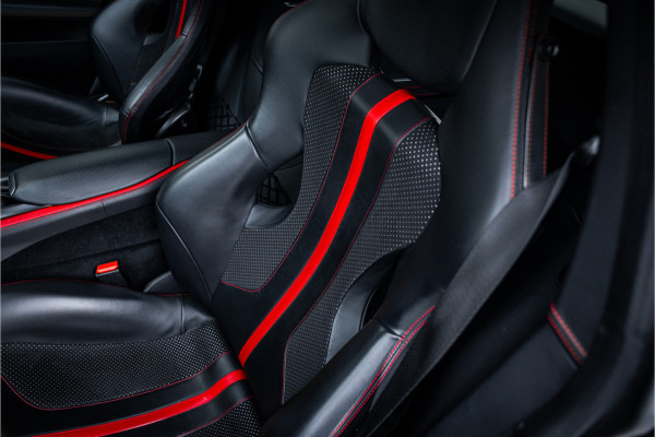 Ferrari 812 6.5 V12 Superfast HELE - 7 Years Genuine Maintenance | Manufacturer's warranty | Passenger Display | Lift l Black on Black