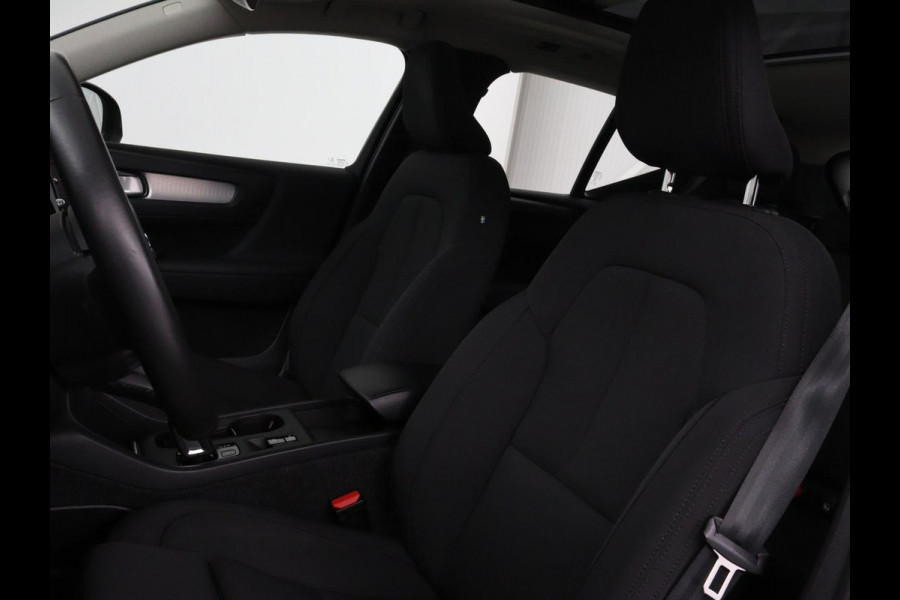 Volvo XC40 1.5 T5 Recharge Business Pro | Panoramadak | Stoel & stuurverwarming | Trekhaak | 360 camera | Adaptive cruise | Harman/Kardon | Carplay | Navigatie | Full LED