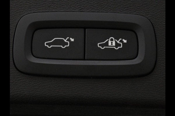 Volvo XC40 1.5 T5 Recharge Business Pro | Panoramadak | Stoel & stuurverwarming | Trekhaak | 360 camera | Adaptive cruise | Harman/Kardon | Carplay | Navigatie | Full LED