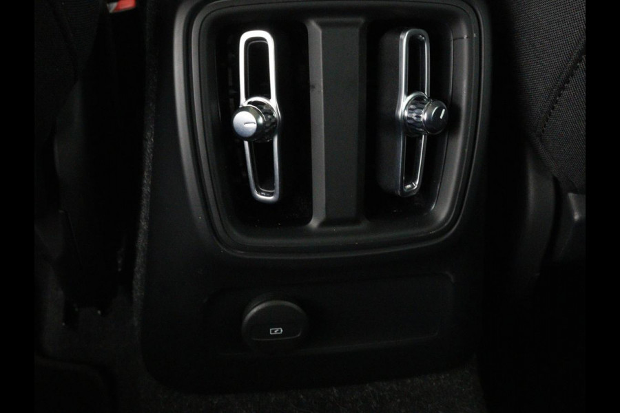 Volvo XC40 1.5 T5 Recharge Business Pro | Panoramadak | Stoel & stuurverwarming | Trekhaak | 360 camera | Adaptive cruise | Harman/Kardon | Carplay | Navigatie | Full LED