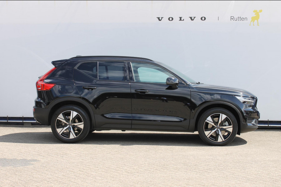 Volvo XC40 T4 211PK Automaat Recharge R-Design Apple Carplay / Getinte ramen vanaf de B-stijl / 19" lichtmetalen velgen / Verwarmbare voorruit / Cruise Control