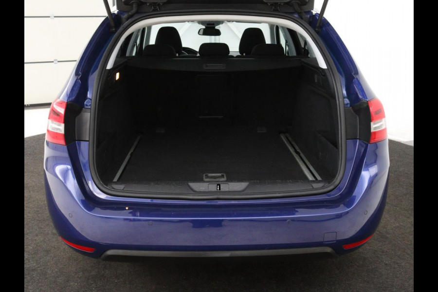 Peugeot 308 1.5 BlueHDi Executive | 1e eigenaar | Panoramadak | Carplay | Climate control | Navigatie | Parkeerhulp | Cruise control