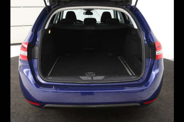 Peugeot 308 1.5 BlueHDi Executive | 1e eigenaar | Panoramadak | Carplay | Climate control | Navigatie | Parkeerhulp | Cruise control