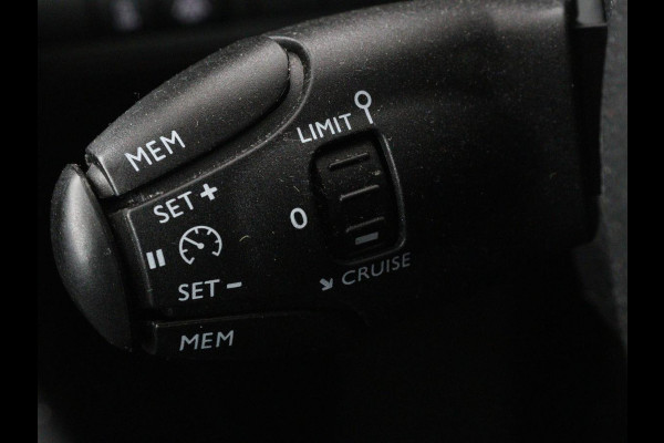 Peugeot 308 1.5 BlueHDi Executive | 1e eigenaar | Panoramadak | Carplay | Climate control | Navigatie | Parkeerhulp | Cruise control