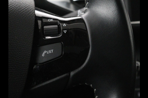Peugeot 308 1.5 BlueHDi Executive | 1e eigenaar | Panoramadak | Carplay | Climate control | Navigatie | Parkeerhulp | Cruise control