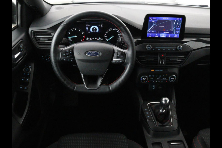 Ford Focus 1.0 EcoBoost ST Line | Stoel & stuurverwarming | Carplay | Navigatie | Climate control | Parkeerhulp | Cruise control | Bluetooth