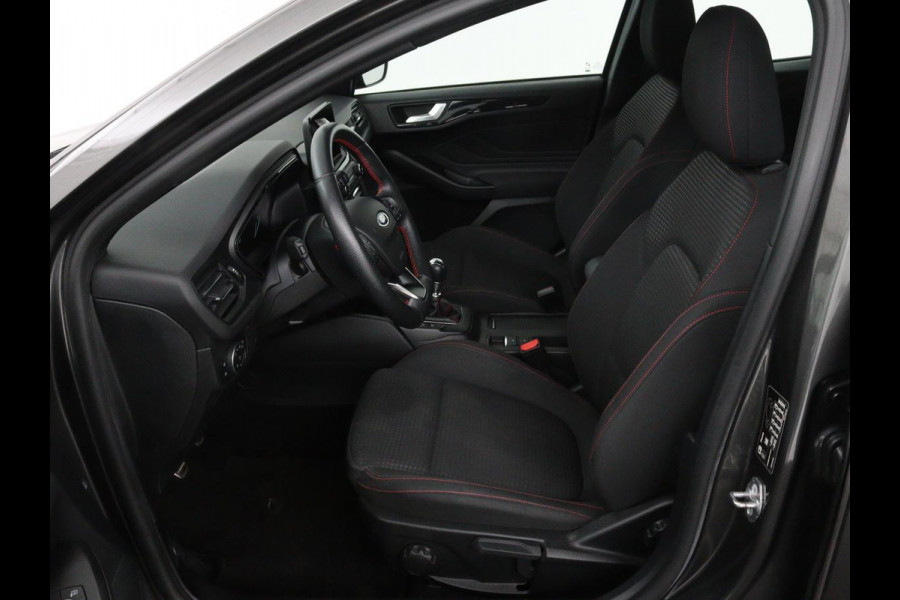 Ford Focus 1.0 EcoBoost ST Line | Stoel & stuurverwarming | Carplay | Navigatie | Climate control | Parkeerhulp | Cruise control | Bluetooth