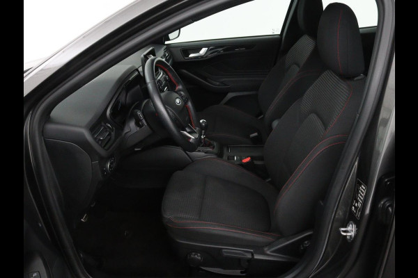 Ford Focus 1.0 EcoBoost ST Line | Stoel & stuurverwarming | Carplay | Navigatie | Climate control | Parkeerhulp | Cruise control | Bluetooth