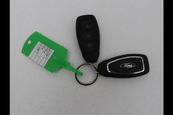 Ford Focus 1.0 EcoBoost ST Line | Stoel & stuurverwarming | Carplay | Navigatie | Climate control | Parkeerhulp | Cruise control | Bluetooth
