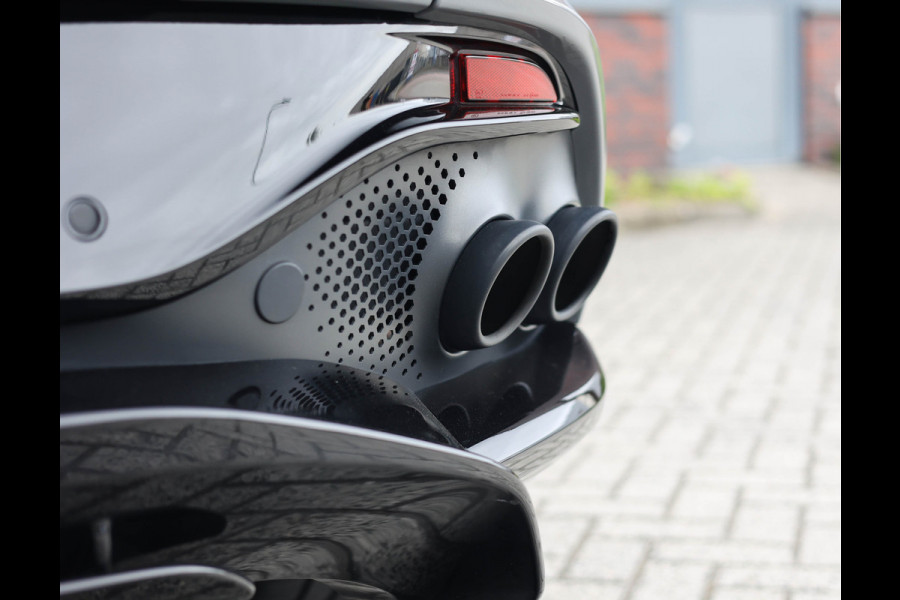 Aston Martin Dbx 4.0 V8 707 | China Grey - Carbon Pack