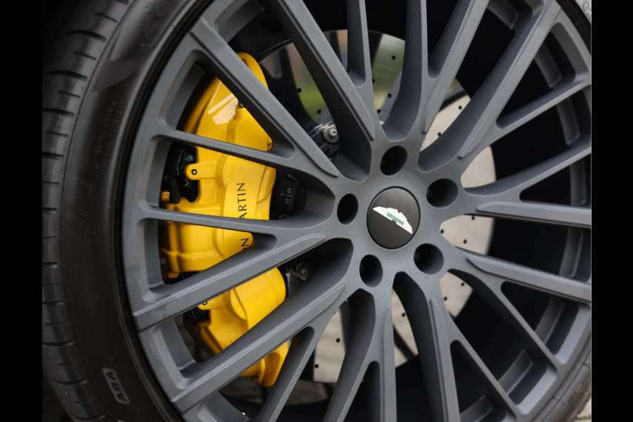 Aston Martin Dbx 4.0 V8 707 | China Grey - Carbon Pack