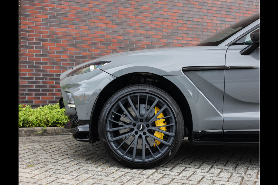 Aston Martin Dbx 4.0 V8 707 | China Grey - Carbon Pack