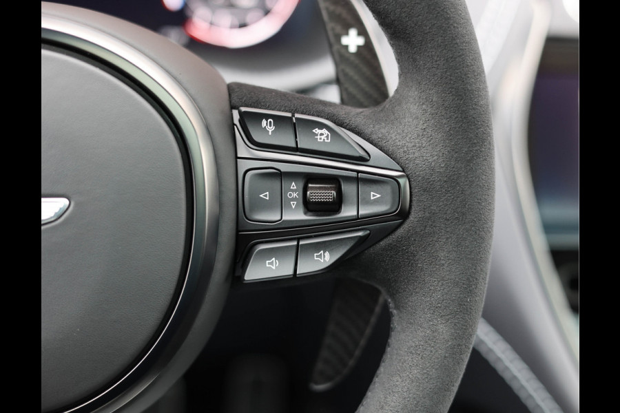 Aston Martin Dbx 4.0 V8 707 | China Grey - Carbon Pack