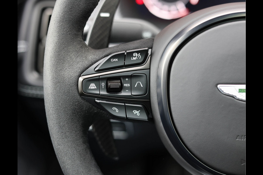 Aston Martin Dbx 4.0 V8 707 | China Grey - Carbon Pack