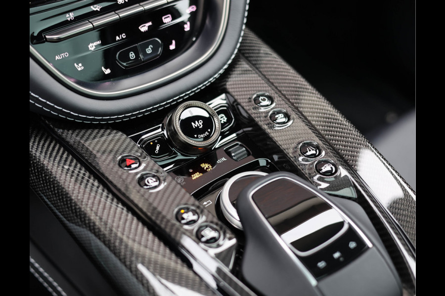 Aston Martin Dbx 4.0 V8 707 | China Grey - Carbon Pack