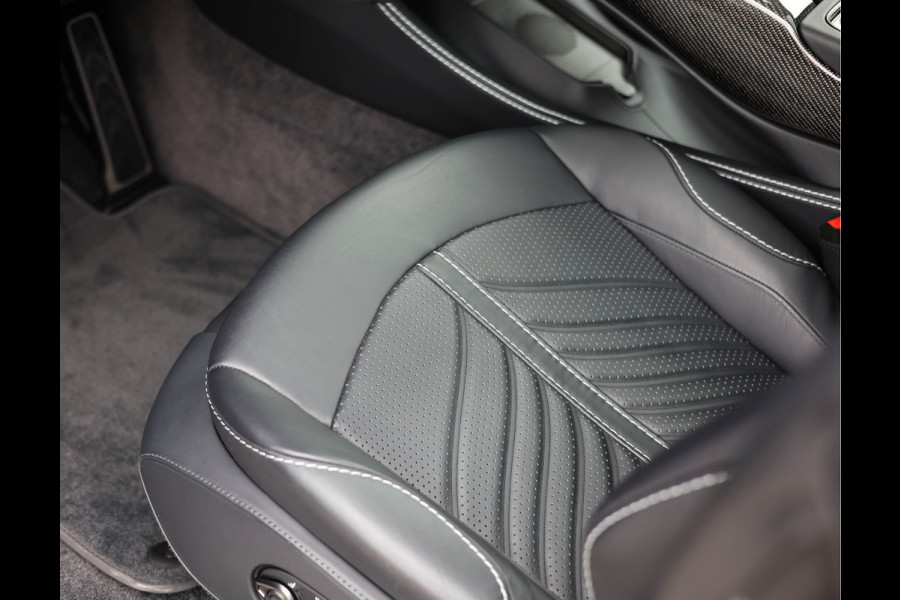 Aston Martin Dbx 4.0 V8 707 | China Grey - Carbon Pack