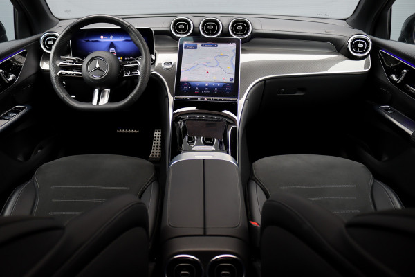 Mercedes-Benz GLC Coupé 300 4MATIC AMG Line Aut9 | Panoramadak | Distronic Pro | Trekhaak | Verwarmd Stuurwiel | Surround Camera | Memory | Nightpakket | Sfeerverlichting |