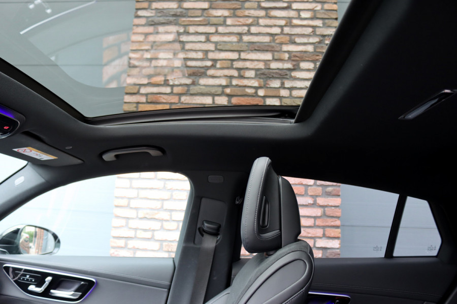 Mercedes-Benz GLC Coupé 300 4MATIC AMG Line Aut9 | Panoramadak | Distronic Pro | Trekhaak | Verwarmd Stuurwiel | Surround Camera | Memory | Nightpakket | Sfeerverlichting |