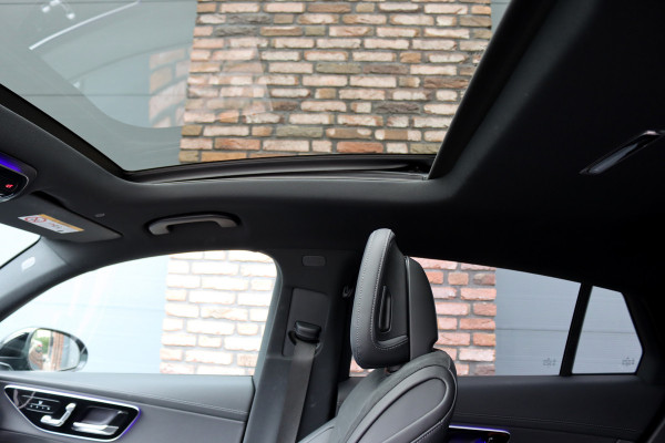 Mercedes-Benz GLC Coupé 300 4MATIC AMG Line Aut9 | Panoramadak | Distronic Pro | Trekhaak | Verwarmd Stuurwiel | Surround Camera | Memory | Nightpakket | Sfeerverlichting |