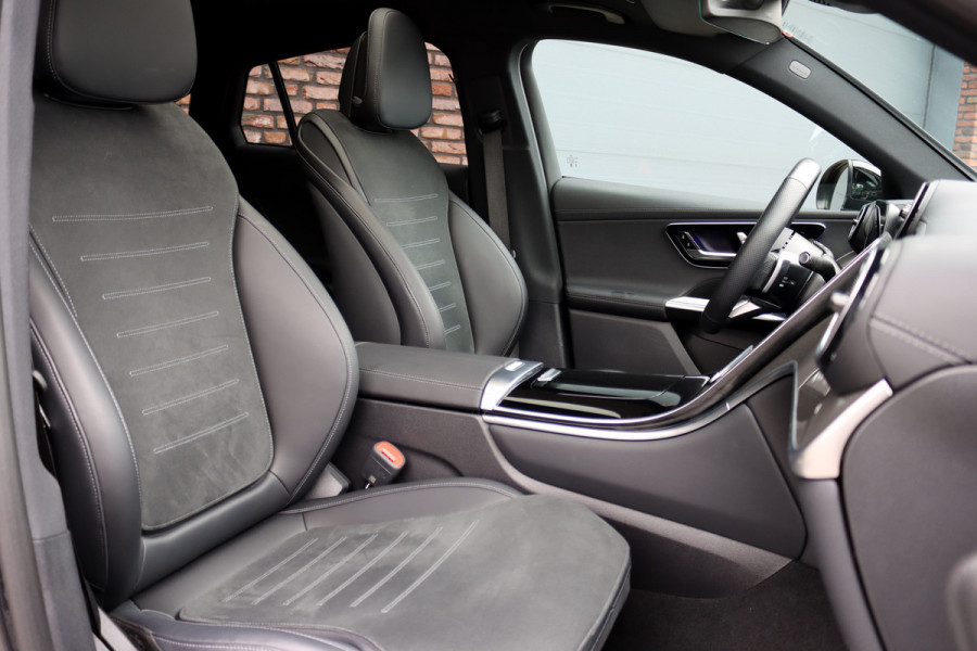 Mercedes-Benz GLC Coupé 300 4MATIC AMG Line Aut9 | Panoramadak | Distronic Pro | Trekhaak | Verwarmd Stuurwiel | Surround Camera | Memory | Nightpakket | Sfeerverlichting |