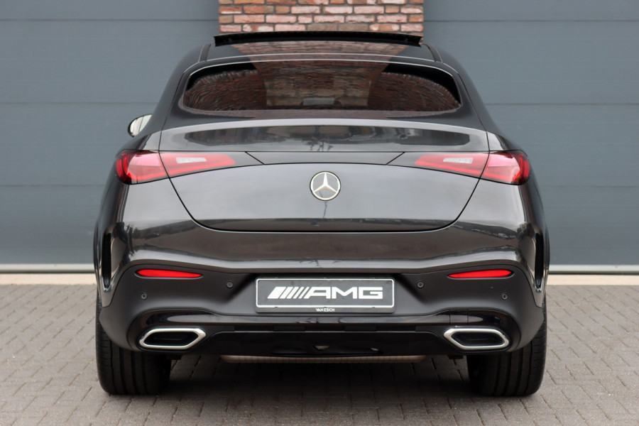 Mercedes-Benz GLC Coupé 300 4MATIC AMG Line Aut9 | Panoramadak | Distronic Pro | Trekhaak | Verwarmd Stuurwiel | Surround Camera | Memory | Nightpakket | Sfeerverlichting |