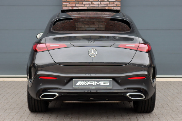 Mercedes-Benz GLC Coupé 300 4MATIC AMG Line Aut9 | Panoramadak | Distronic Pro | Trekhaak | Verwarmd Stuurwiel | Surround Camera | Memory | Nightpakket | Sfeerverlichting |