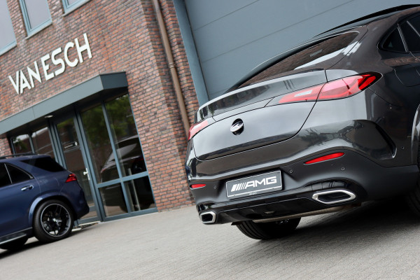 Mercedes-Benz GLC Coupé 300 4MATIC AMG Line Aut9 | Panoramadak | Distronic Pro | Trekhaak | Verwarmd Stuurwiel | Surround Camera | Memory | Nightpakket | Sfeerverlichting |