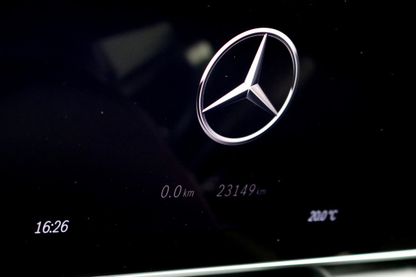 Mercedes-Benz GLC Coupé 300 4MATIC AMG Line Aut9 | Panoramadak | Distronic Pro | Trekhaak | Verwarmd Stuurwiel | Surround Camera | Memory | Nightpakket | Sfeerverlichting |
