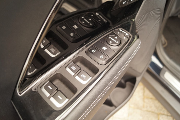 Kia e-Niro ExecutiveLine 64kWh -LEER-NAVI-ECC-CAM-