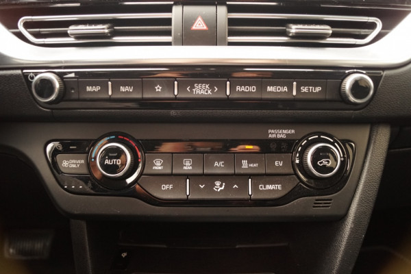 Kia e-Niro ExecutiveLine 64kWh -LEER-NAVI-ECC-CAM-