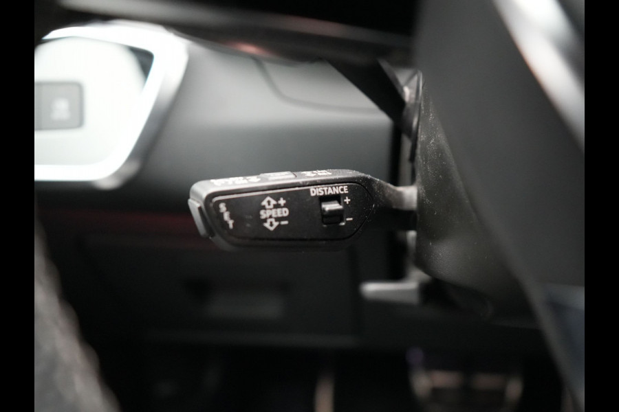 Audi A6 Avant 50 TFSI e Quattro S Line Plug In Hybrid 299pk Dealer O.H PHEV | Trekhaak af Fabriek | Adaptive Cruise | Head Up | Matrix LED |  Camera | Sfeerverlichting | 19"L.M | Apple Carplay | Sportstoelen Verwarmd |
