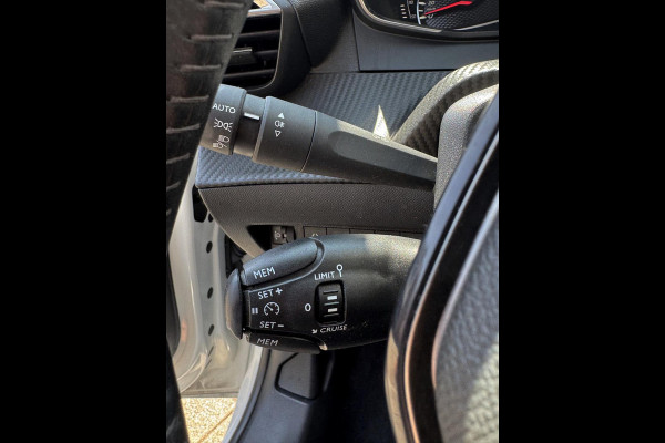 Peugeot 208 1.2 PureTech Active Pack - Apple CarPlay/Navigatie I Airco I Sport velgen I LED I PDC I 56.000 KM - Dealer onderhouden