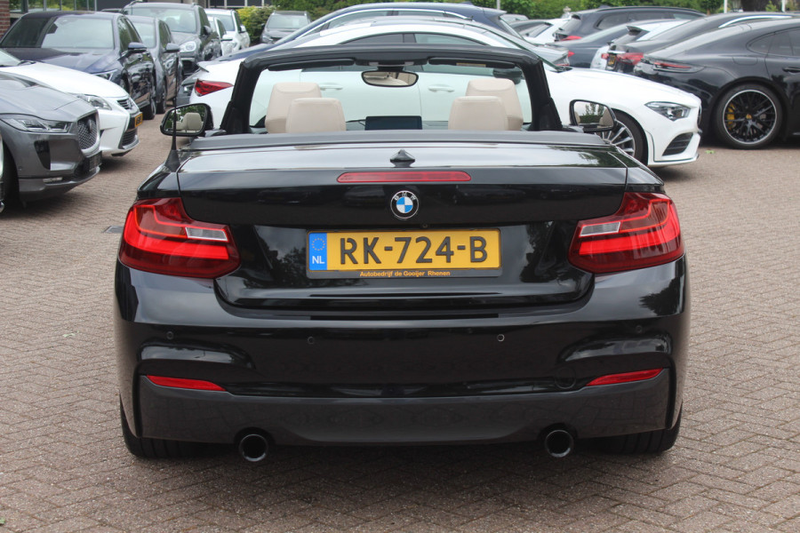 BMW 2 Serie Cabrio M240i xDrive High Exe. M Sport / Camera / Leder / Harman Kardon / 18'' / Keyless / Navigatie / Stuurverwarming / DAB / Windscherm / Stoelverwarming / Cruise Control