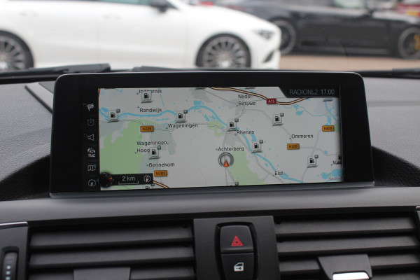 BMW 2 Serie Cabrio M240i xDrive High Exe. M Sport / Camera / Leder / Harman Kardon / 18'' / Keyless / Navigatie / Stuurverwarming / DAB / Windscherm / Stoelverwarming / Cruise Control